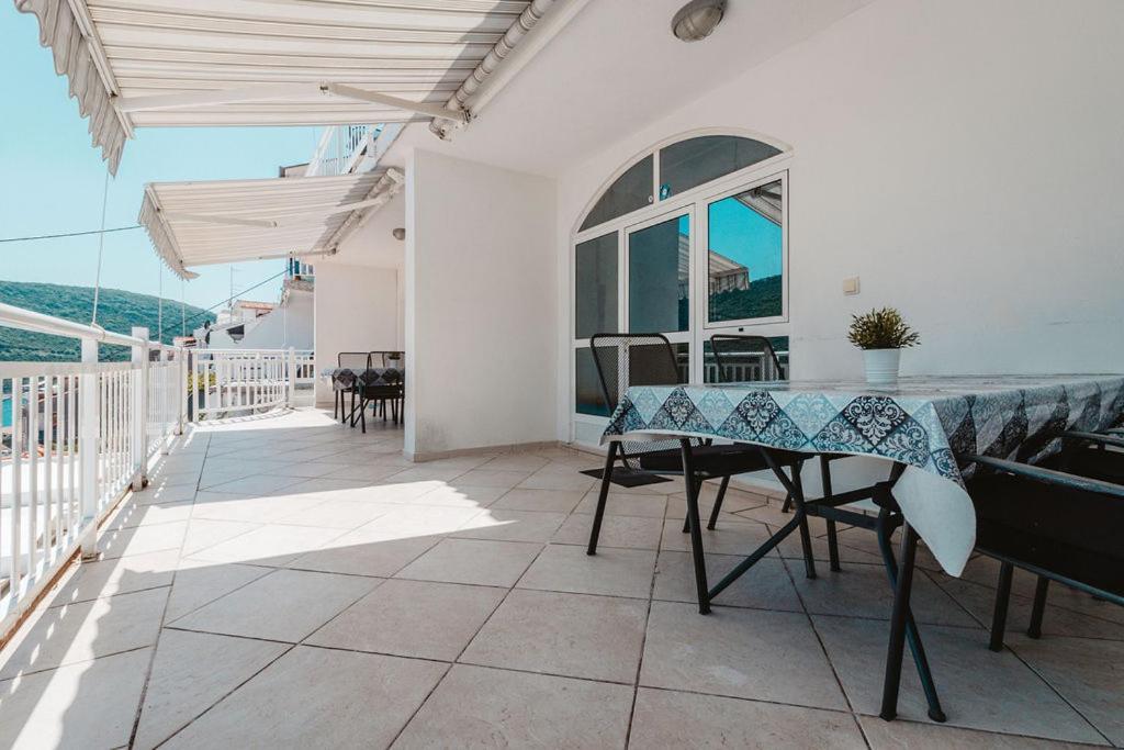 Villa Tiha Luka ネウム エクステリア 写真