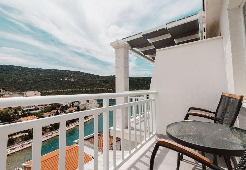 Villa Tiha Luka ネウム エクステリア 写真