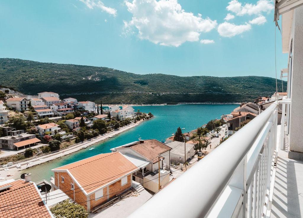 Villa Tiha Luka ネウム エクステリア 写真